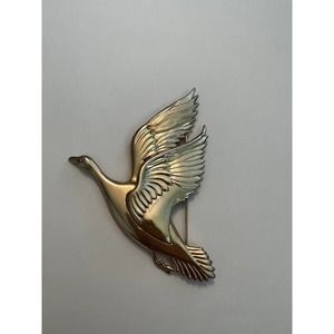 UNIQUE and Beautiful - Pegasus Coro Signed Brooch Pin